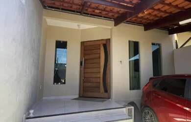 Imagem: A casa possui 2 Dormitórios, 1 Banheiro, 1 Vaga na garagem