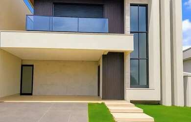 Imagem: A casa possui 4 Dormitórios, 5 Banheiros, 248m² de Área