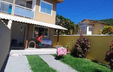 Imagem: A casa possui 2 Dormitórios, 3 Banheiros, 1 Vaga na garagem