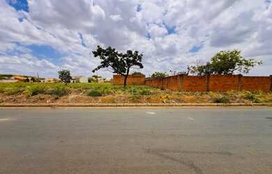 Imagem: O terreno possui 360m² de Área e está localizado em Jardim