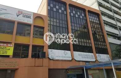 Imagem: O depósito possui 5 Vagas na garagem, 4.500m² de Área e