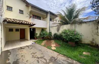 Imagem: A casa possui 3 Dormitórios, 3 Banheiros, 3 Vagas na garagem