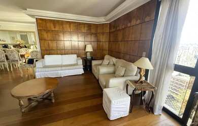 Imagem: O apartamento possui 4 Dormitórios, 5 Banheiros, 3 Vagas na