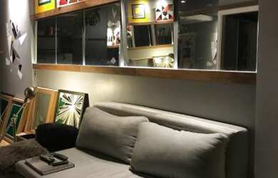 Imagem: O apartamento possui 1 Dormitório, 1 Banheiro, 2 Vagas na garagem