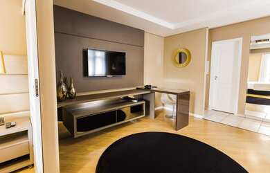 Imagem: O apartamento possui 1 Dormitório, 1 Banheiro, 1 Vaga na garagem