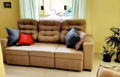 Imagem: A casa possui 3 Dormitórios, 2 Banheiros, 2 Vagas na garagem