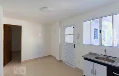 Imagem: A casa possui 1 Dormitório, 1 Banheiro, 30m² de Área e está