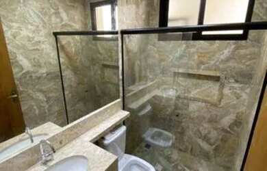 Imagem: A casa possui 3 Dormitórios, 1 Banheiro, 2 Vagas na garagem