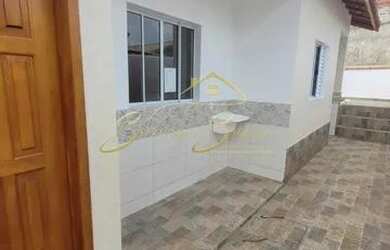 Imagem 2: Casa para Venda em Mongaguá, Jardim Eleonor, 2 dormitórios, 1 suíte, 1 banheiro, 2 vagas