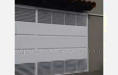 Imagem: A casa possui 2 Dormitórios, 1 Banheiro, 1 Vaga na garagem