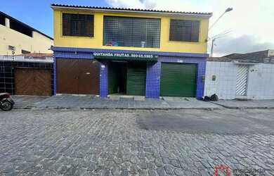 Imagem: A casa possui 4 Dormitórios, 3 Banheiros, 3 Vagas na garagem