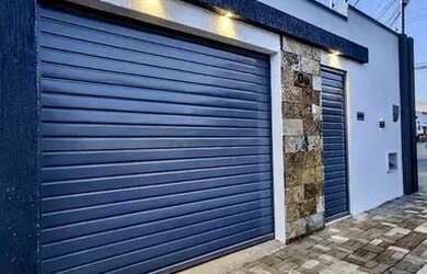 Imagem: A casa possui 3 Dormitórios, 2 Banheiros, 1 Vaga na garagem