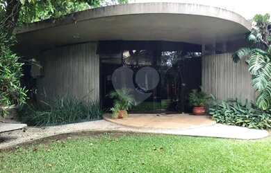 Imagem 5: Casa,Alto de Pinheiro. 1.800 m² Projeto assinado por Oscar Niemeyer