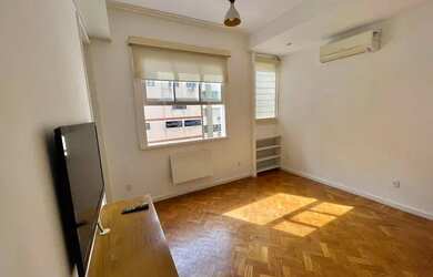 Imagem: O apartamento possui 1 Dormitório, 1 Banheiro, 45m² de Área