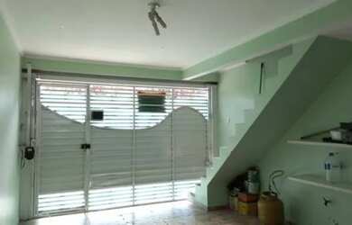 Imagem: A casa possui 3 Dormitórios, 1 Banheiro, 1 Vaga na garagem