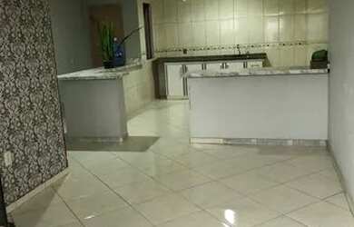 Imagem: A casa possui 2 Dormitórios, 1 Banheiro, 70m² de Área e