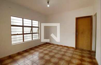 Imagem: A casa possui 2 Dormitórios, 2 Banheiros, 1 Vaga na garagem