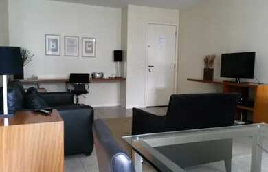 Imagem: O apartamento possui 1 Dormitório, 1 Banheiro, 1 Vaga na garagem