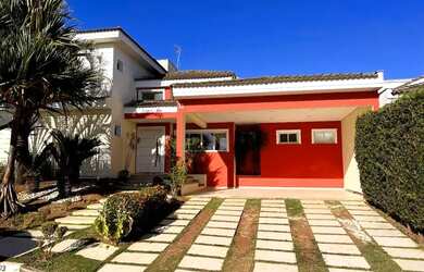 Imagem: A casa em condomínio possui 4 Dormitórios, 5 Banheiros, 5