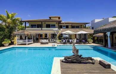 Imagem: A casa possui 5 Dormitórios, 5 Banheiros, 724m² de Área e