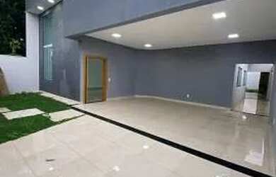 Imagem: A casa possui 3 Dormitórios, 2 Banheiros, 4 Vagas na garagem