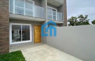 Imagem: A casa possui 3 Dormitórios, 2 Banheiros, 1 Vaga na garagem