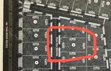 Imagem: O terreno possui 450m² de Área e está localizado em Jardim