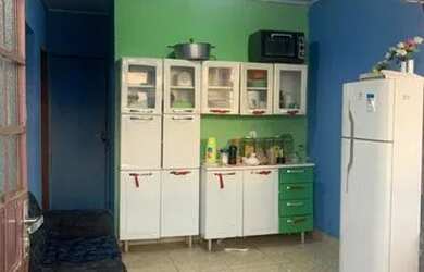 Imagem: A casa possui 3 Dormitórios, 1 Banheiro e 160m² de Área e