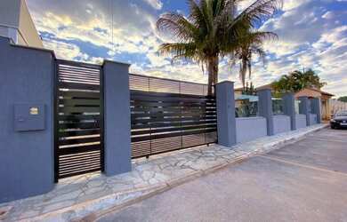 Imagem: A casa em condomínio possui 5 Dormitórios, 5 Banheiros, 5