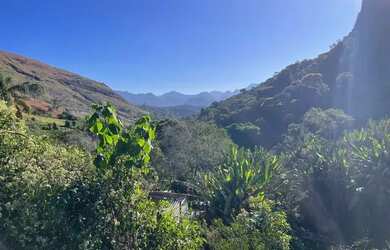 Imagem: O terreno possui 2.000m² de Área e está localizado em Corrêas