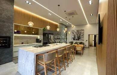 Imagem: A casa possui 2 Dormitórios, 2 Banheiros, 2 Vagas na garagem