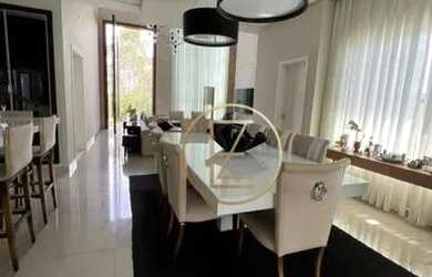 Imagem: A casa em condomínio possui 3 Dormitórios, 5 Banheiros, 4