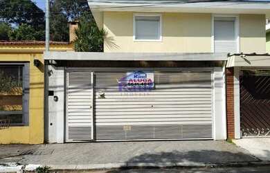 Imagem: A casa possui 3 Dormitórios, 3 Banheiros, 2 Vagas na garagem