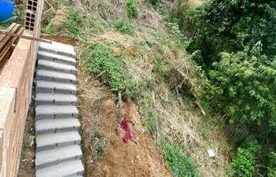 Imagem: A casa possui 3 Dormitórios, 2 Banheiros, 15m² de Área e