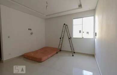 Imagem: O apartamento possui 3 Dormitórios, 1 Banheiro, 1 Vaga na garagem