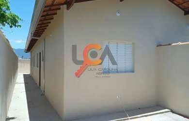 Imagem: A casa possui 2 Dormitórios, 1 Banheiro, 2 Vagas na garagem