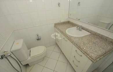 Imagem 12: Apartamento semimobiliado com vista para o mar, 4 dormitórios, sendo 2 suítes, 2 vagas