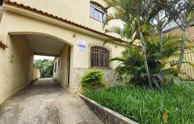 Imagem: A casa possui 3 Dormitórios, 1 Banheiro, 5 Vagas na garagem