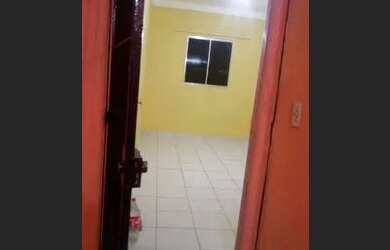 Imagem: A casa possui 1 Dormitório, 1 Banheiro e está localizado