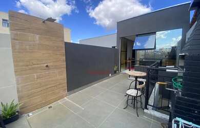 Imagem: A casa possui 2 Dormitórios, 1 Banheiro, 2 Vagas na garagem