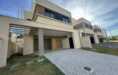 Imagem 3: Sobrado para venda tem 181 metros quadrados com 4 quartos