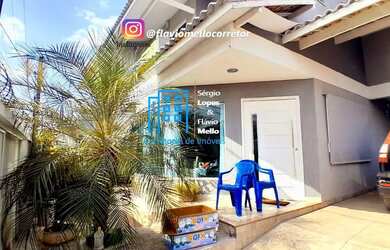 Imagem: A casa em condomínio possui 3 Dormitórios, 1 Banheiro, 2 Vagas