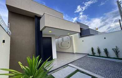 Imagem: A casa possui 3 Dormitórios, 4 Banheiros, 3 Vagas na garagem