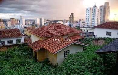 Imagem: A casa possui 3 Dormitórios, 2 Banheiros e 157m² de Área