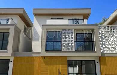 Imagem: A casa em condomínio possui 4 Dormitórios, 5 Banheiros, 3