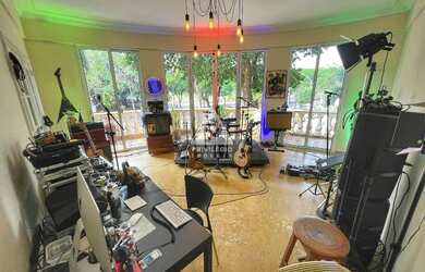 Imagem 7: Apartamento composto por 3 Salas, 4 Quartos com 2 suites de frente com...