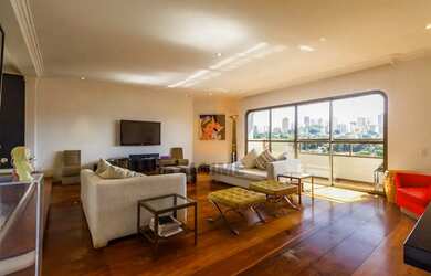 Imagem: O apartamento possui 4 Dormitórios, 5 Banheiros, 3 Vagas na