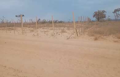 Imagem: O terreno possui 1000m² de Área e está localizado em Três