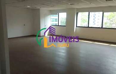 Imagem: O depósito possui 4 Vagas na garagem, 558m² de Área e está