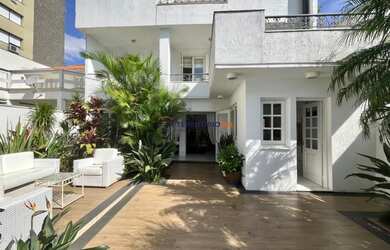 Imagem 7: Casa de alto padrão à venda Menino Deus